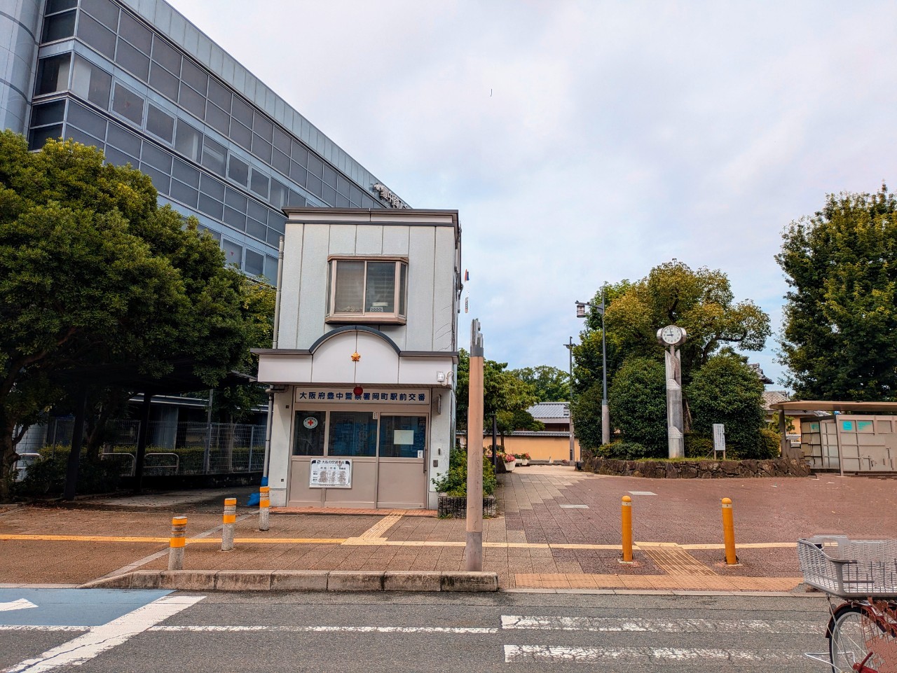 岡町駅前交番