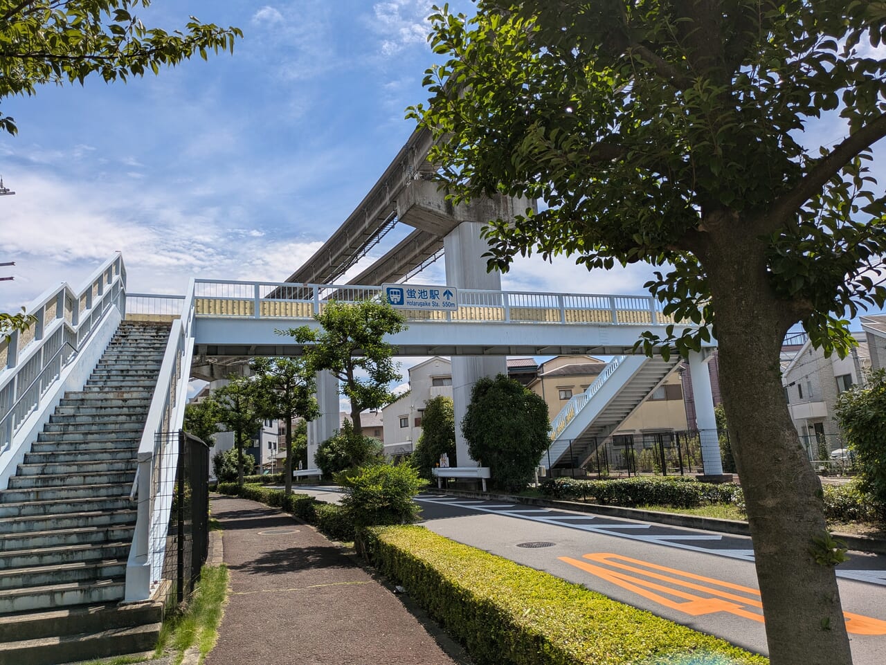 蛍池小学校手前歩道橋