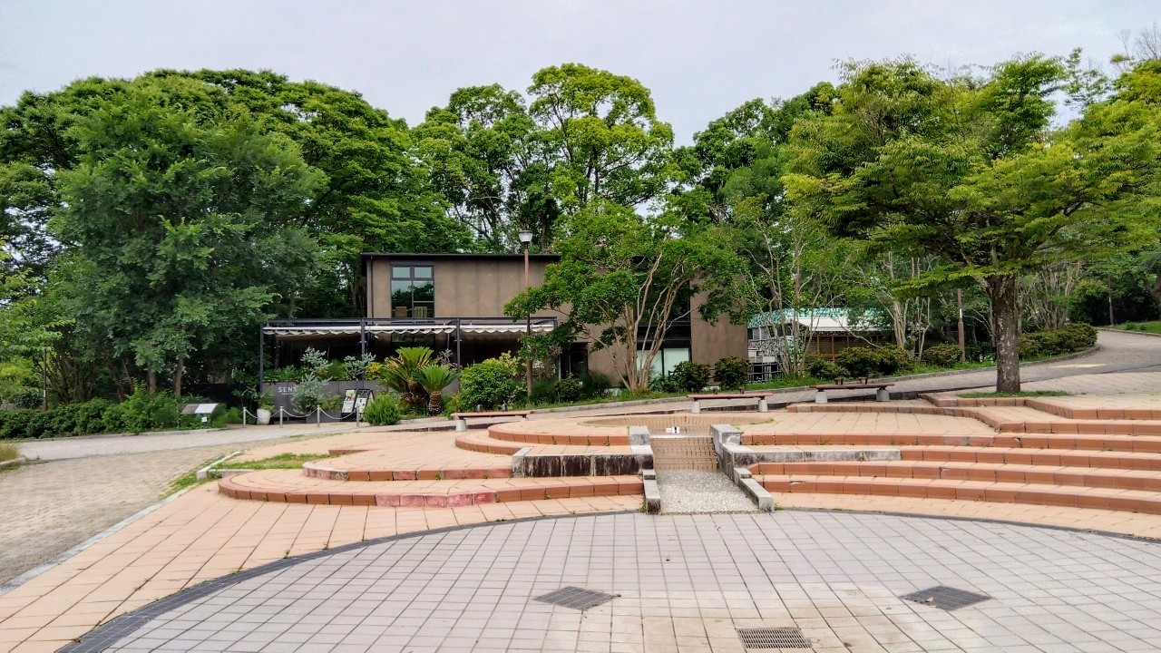 千里中央公園噴水前