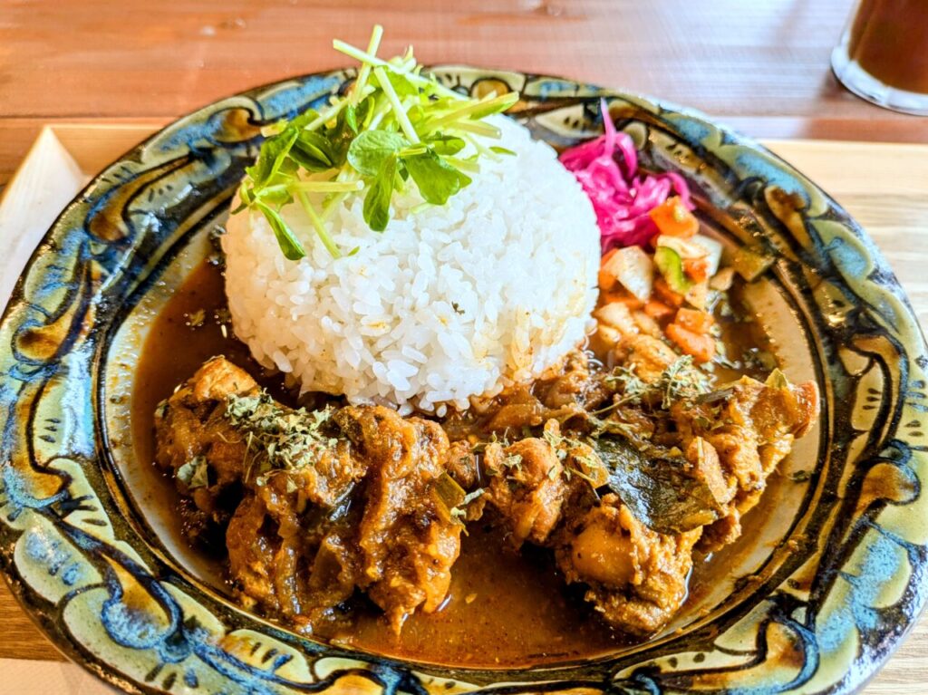 「なにわスパイス」ソルティチキンカレー