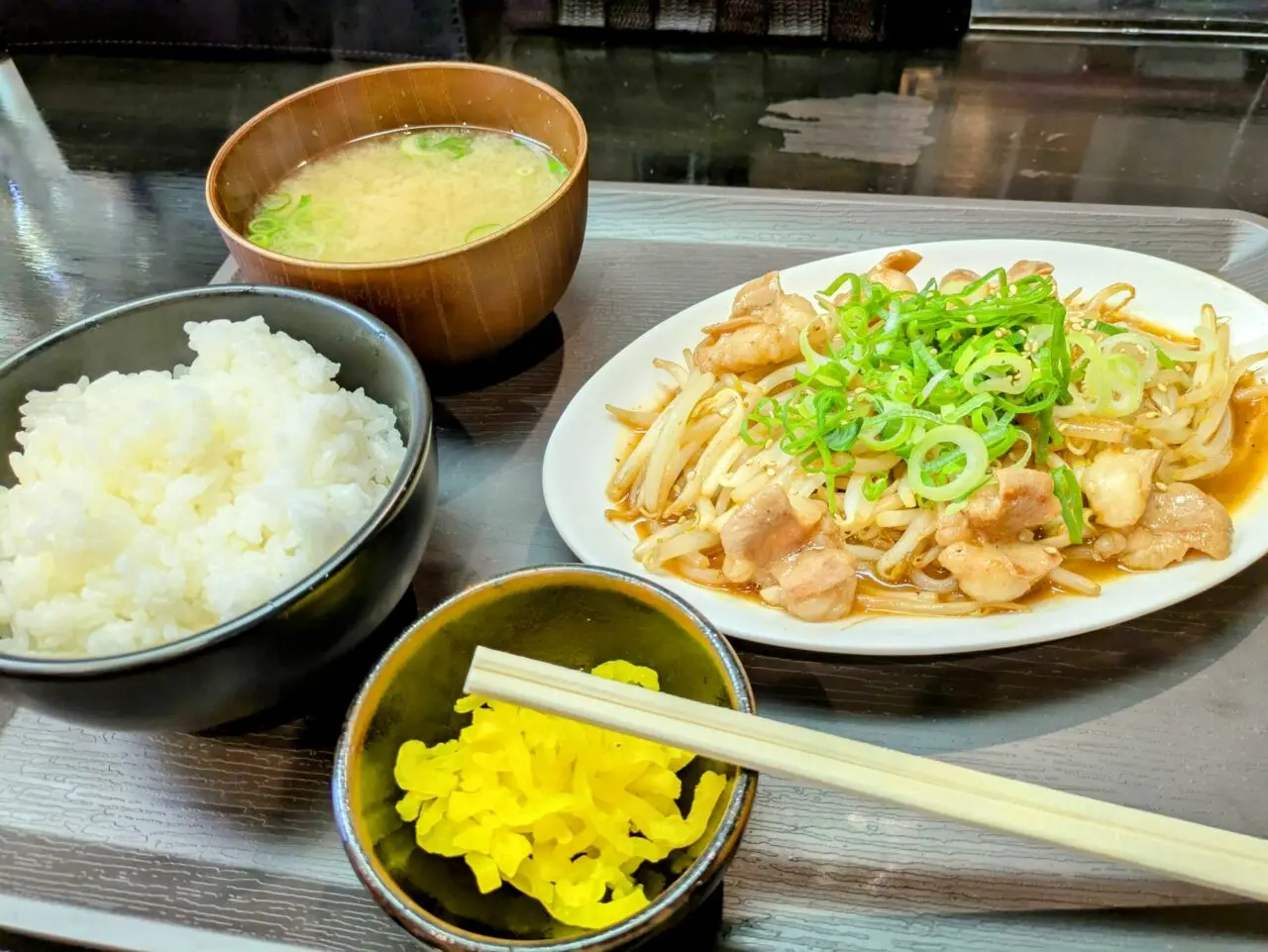 肉はち　ランチ