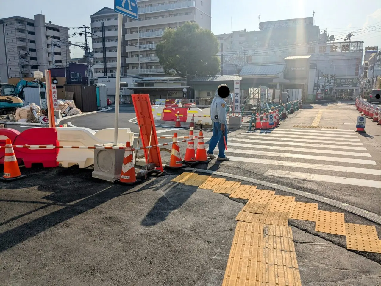 服部天神駅前広場整備事業工事の様子