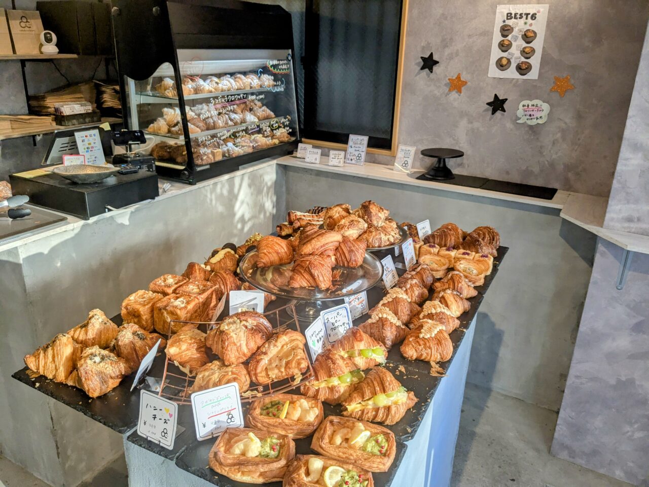 クロワッサン専門店and店内