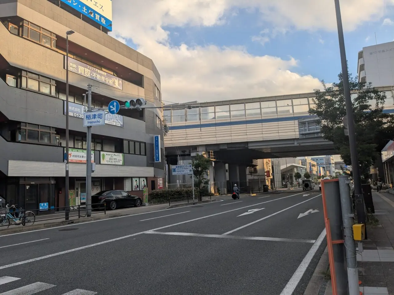 稲津町の交差点