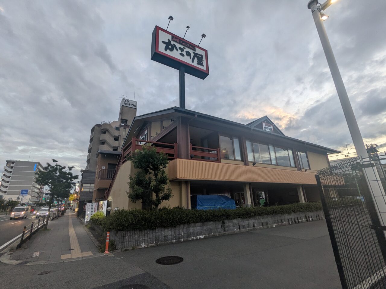 かごの屋 服部店