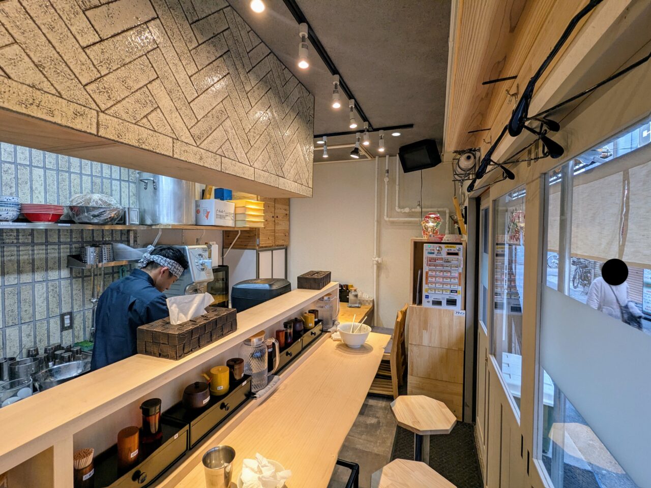 麺屋縁結び店内