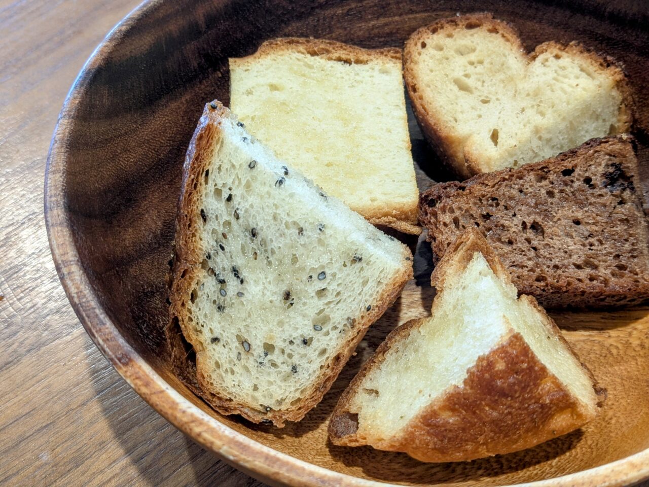 イタリアン食堂bis fareフォカッチャ