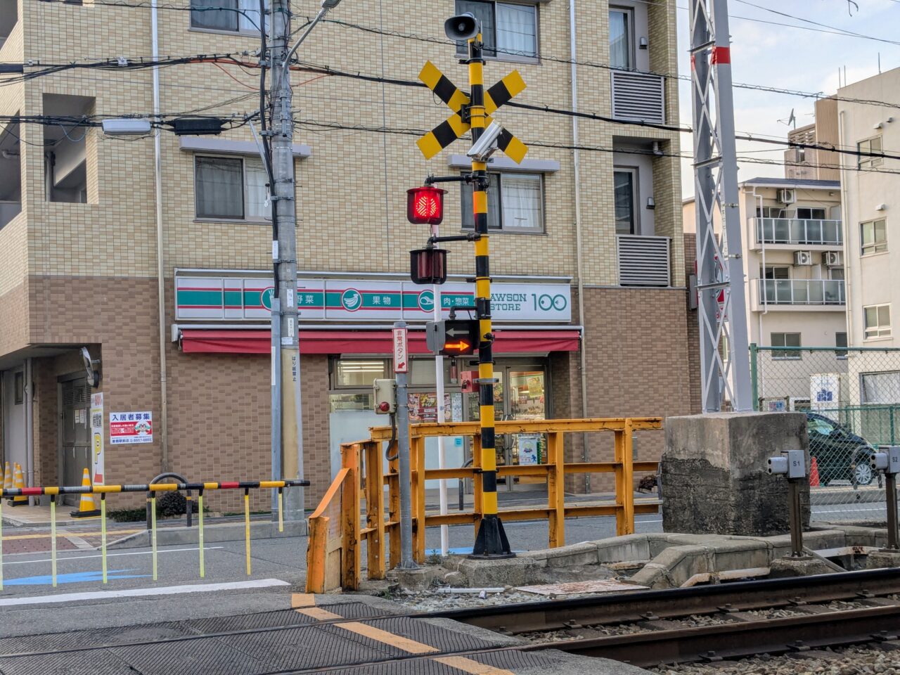 ローソンストア100庄内駅前店