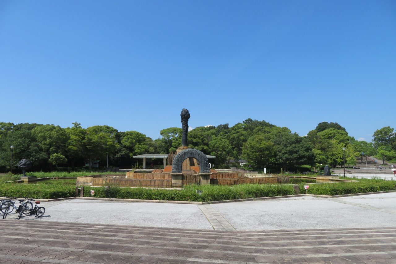 服部緑地東中央広場